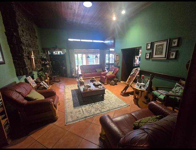 4 BEDROOM HOUSE FOR SALE IN PARKHILL GARDENS
